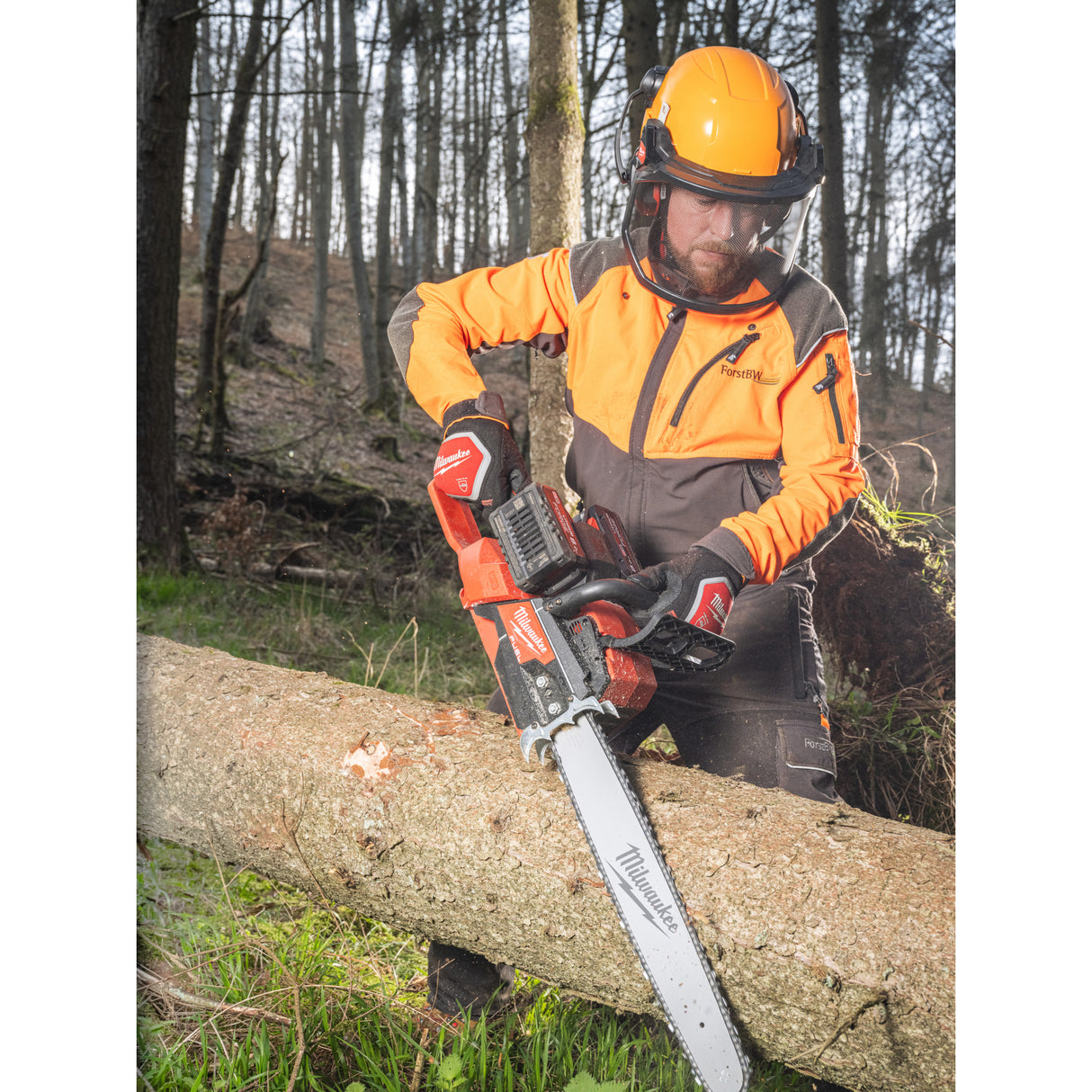 Milwaukee 4932493540 Mănuși protecție pentru fierăstrău cu lanț - 1 buc.