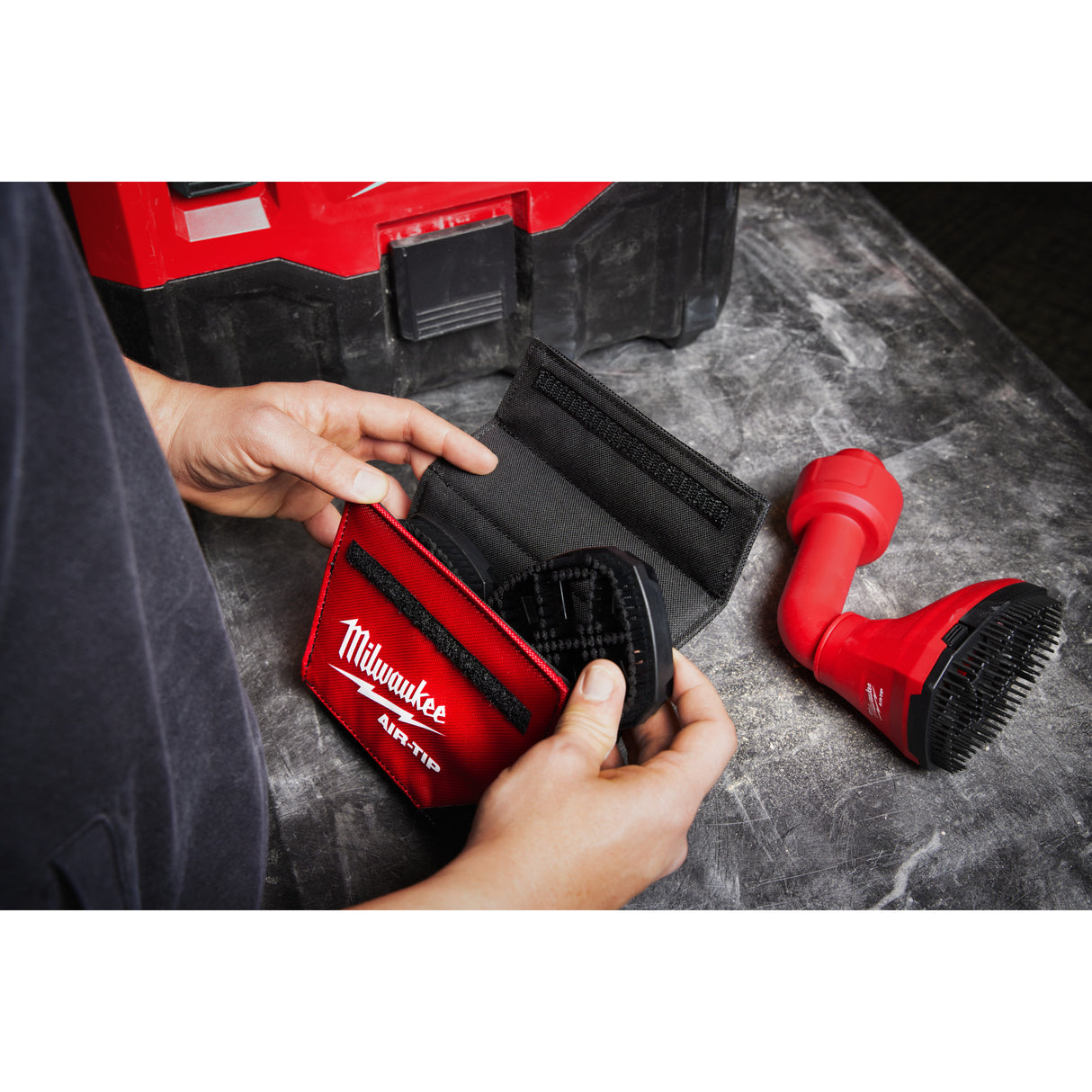 Milwaukee Air-tip™ cap rotativ de aspirare cu perie 4932498015