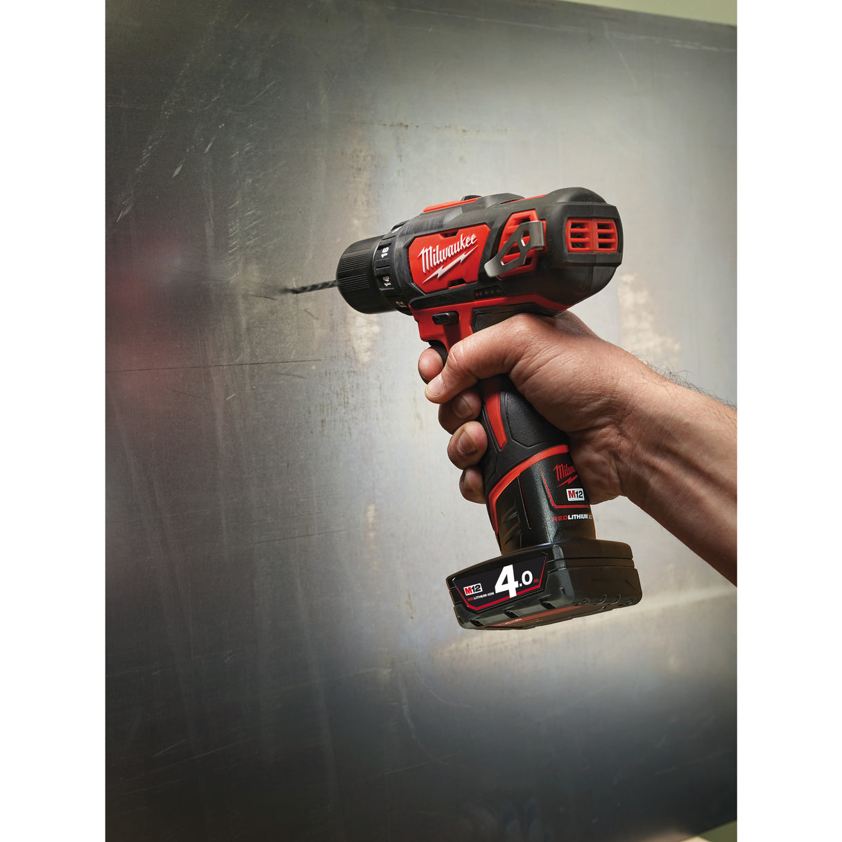 Milwaukee M12bdd-402c mașină de găurit sub-compactă 4933441925