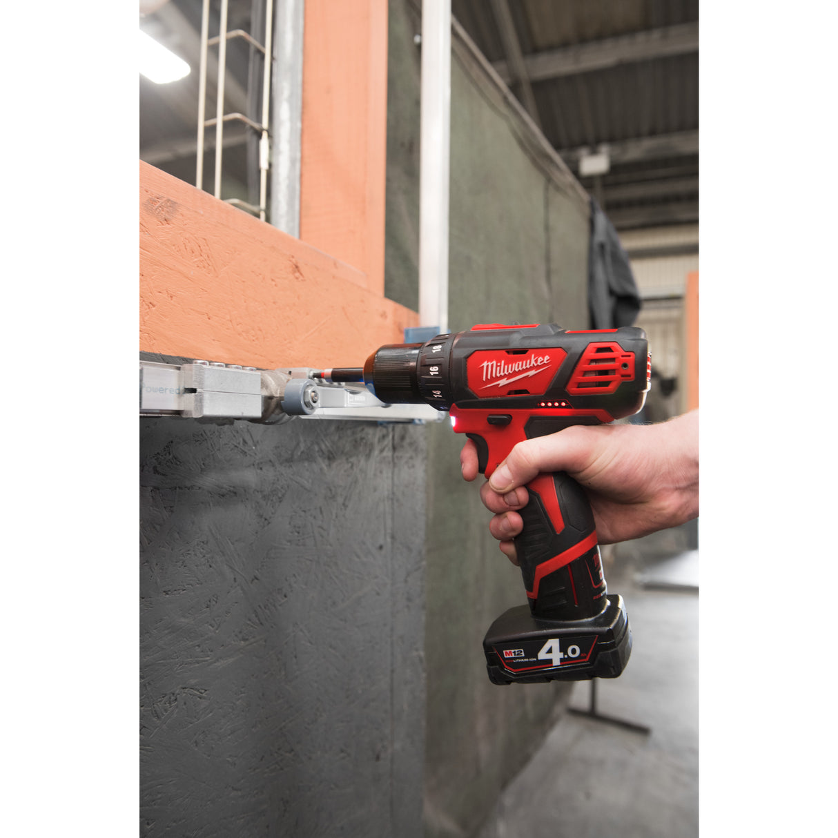 Milwaukee M12bdd-402c mașină de găurit sub-compactă 4933441925