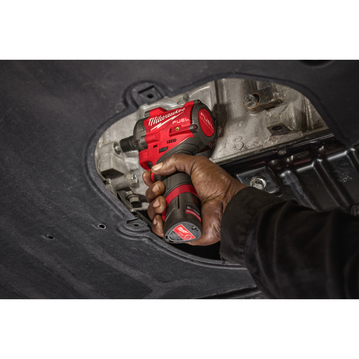 Milwaukee 4933493451 Cheie compactă de impact ⅜″ M12 FUEL™ cu inel de fixare