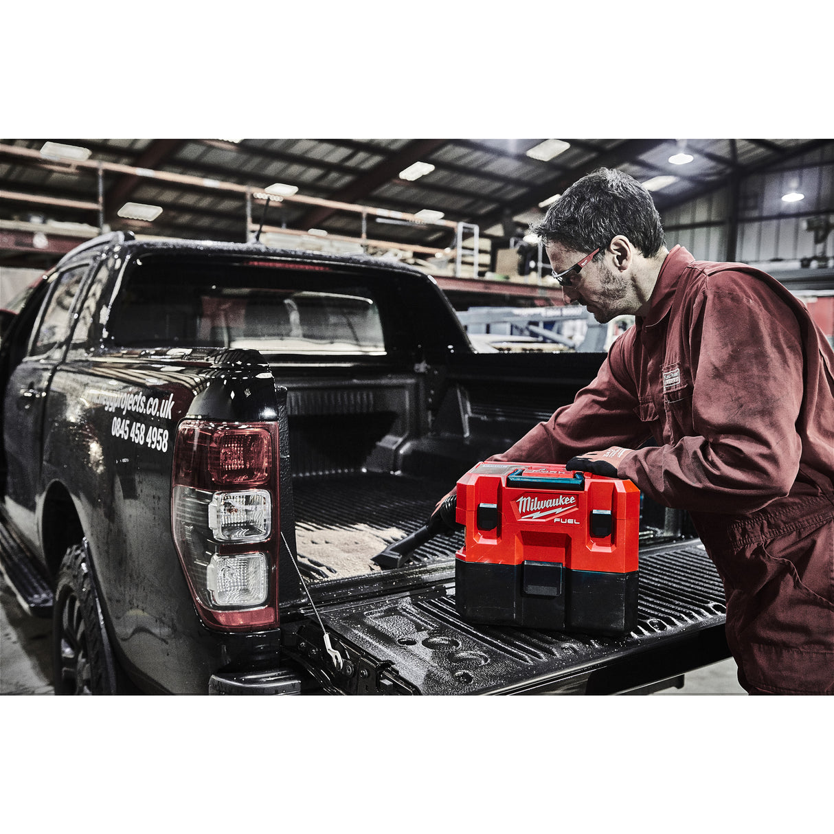 Milwaukee M12fvcl-0 asipirator umed/uscat   4933478186