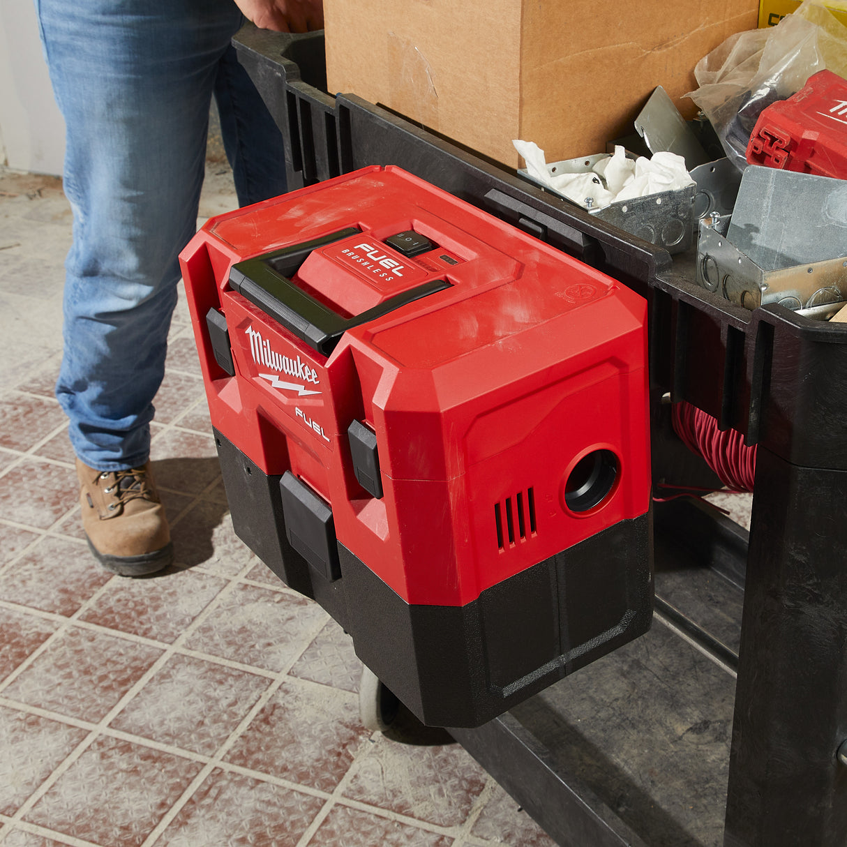 Milwaukee M12fvcl-0 asipirator umed/uscat   4933478186