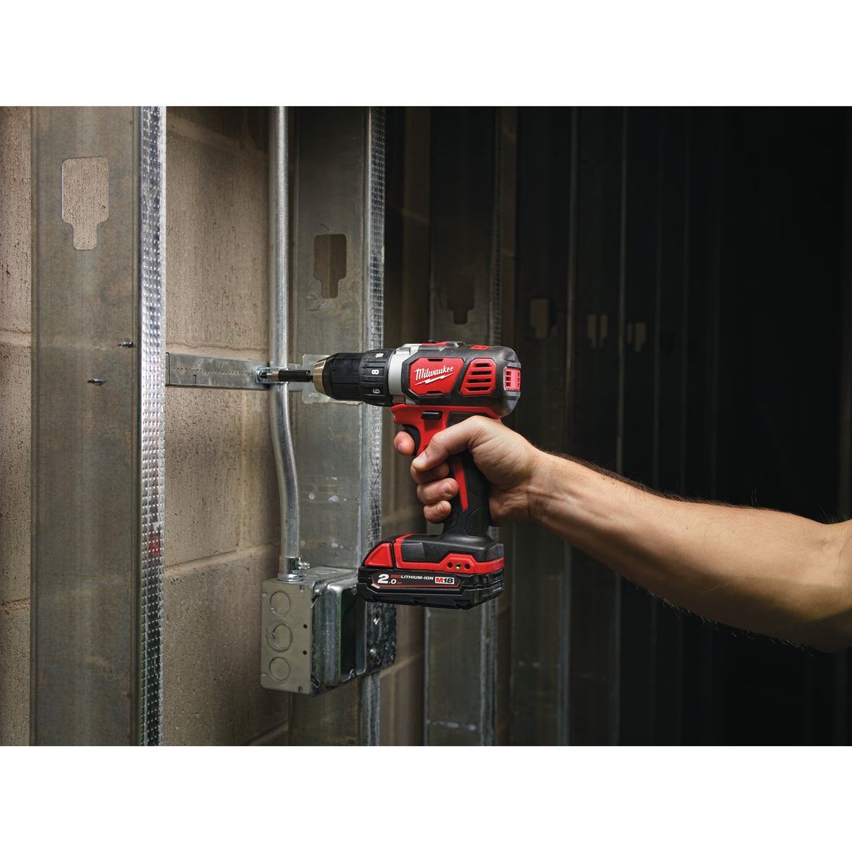 Milwaukee M18bdd-202c mașină de găurit și înșurubat cu acumulator 4933443555