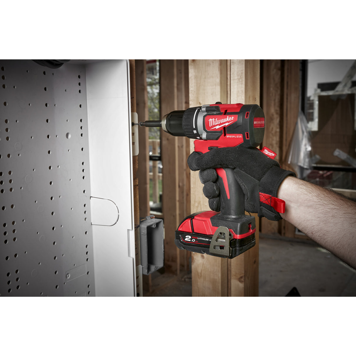 Milwaukee M18cbldd-202c mașină de găurit și înșurubat cu acumulator 4933464317