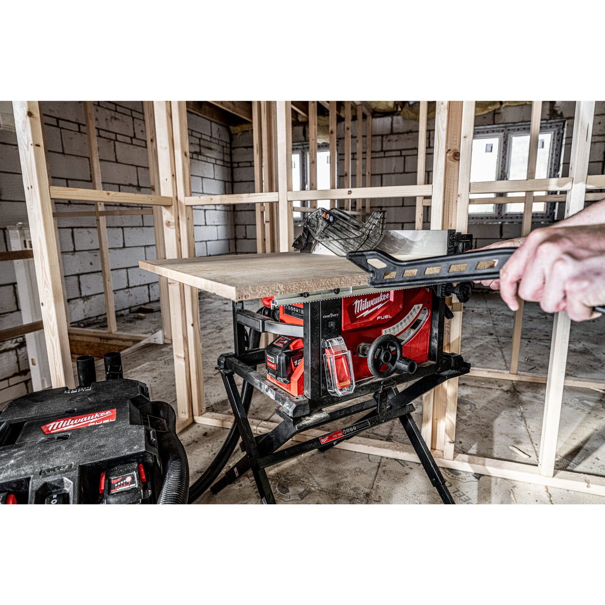 Milwaukee M18fts210-121b fier.circular el.   4933464225