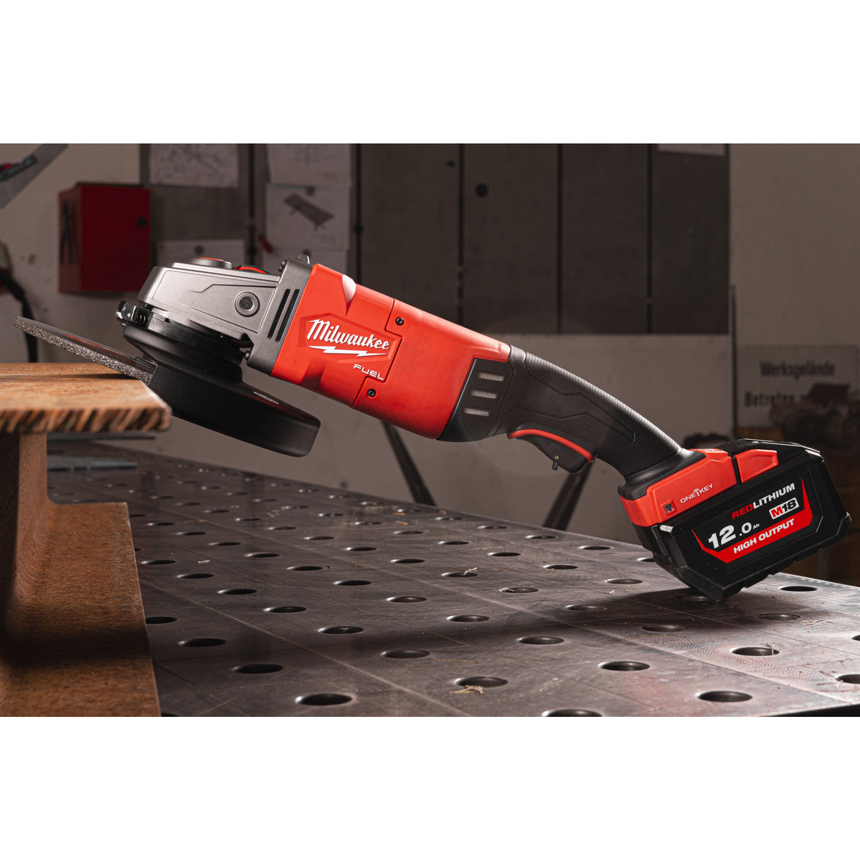 Milwaukee M18oneflag230xpdb-122c Polizor unghiular 230 mm cu frânare și comutator tip clapetă M18 FUEL™ one-key™ 4933499242