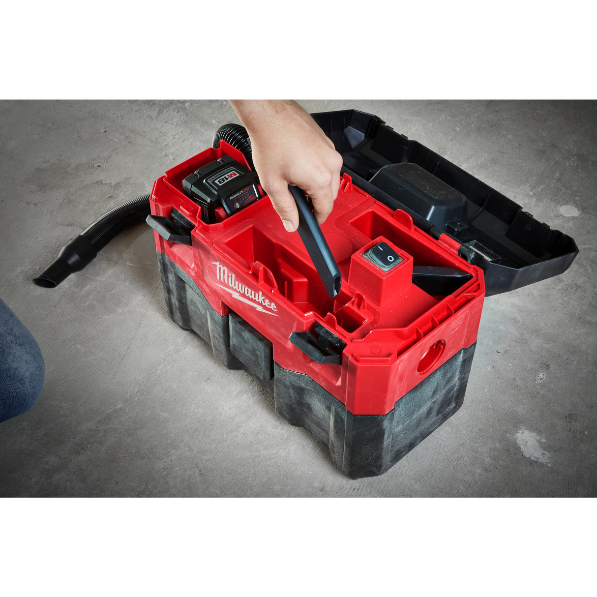 Milwaukee M18vc-2 aspirator acu.   4933464029