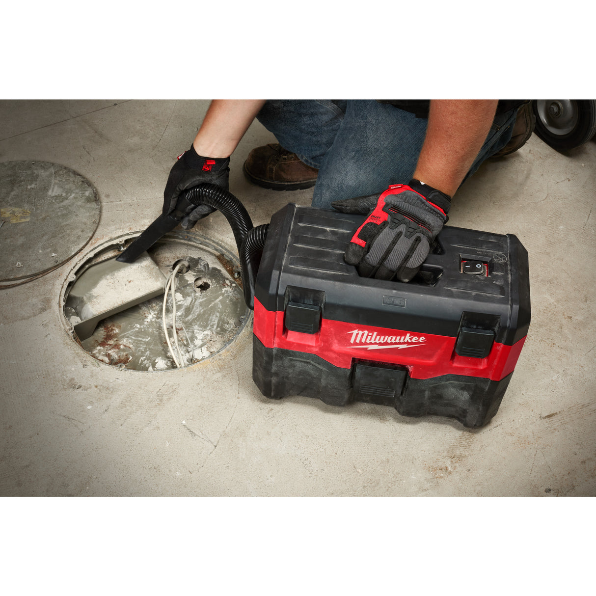 Milwaukee M18vc-2 aspirator acu.   4933464029